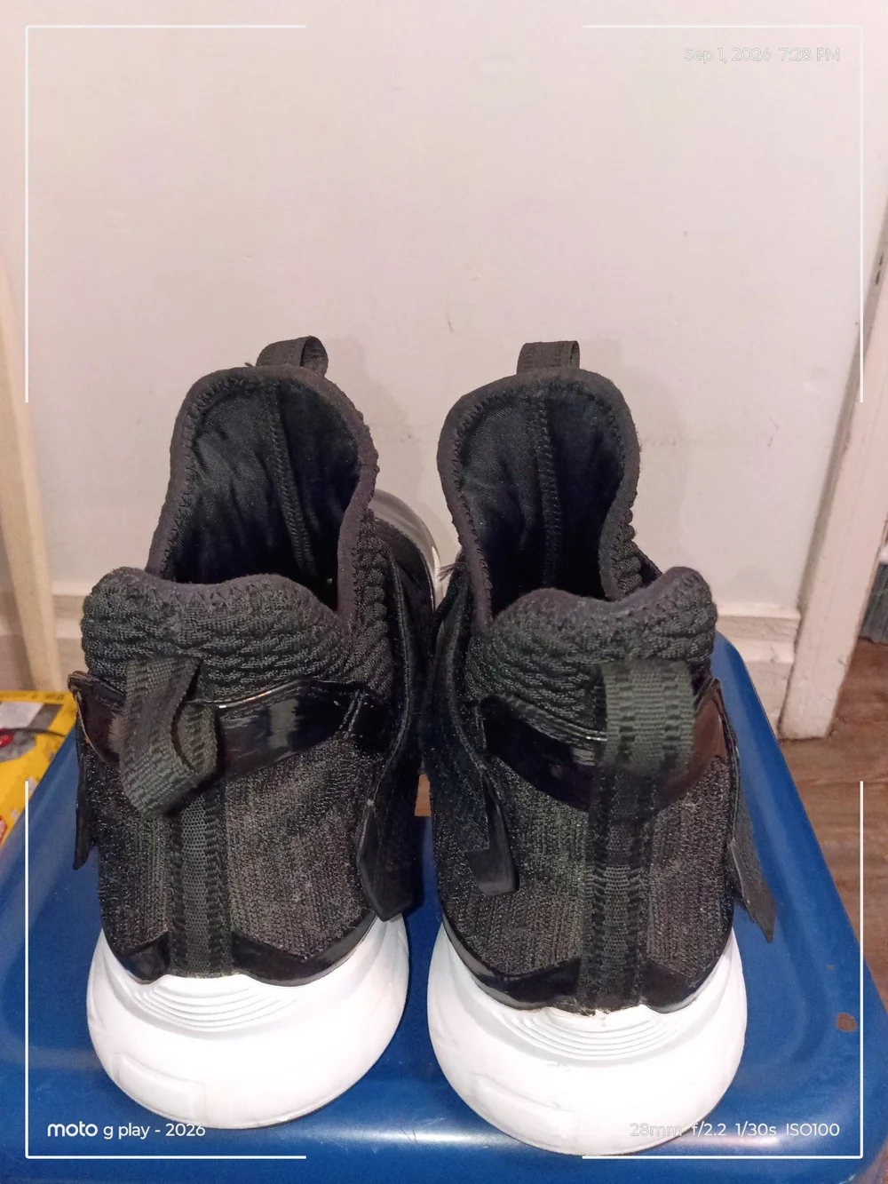 Men's Black Athletic Slip-On Training Shoes